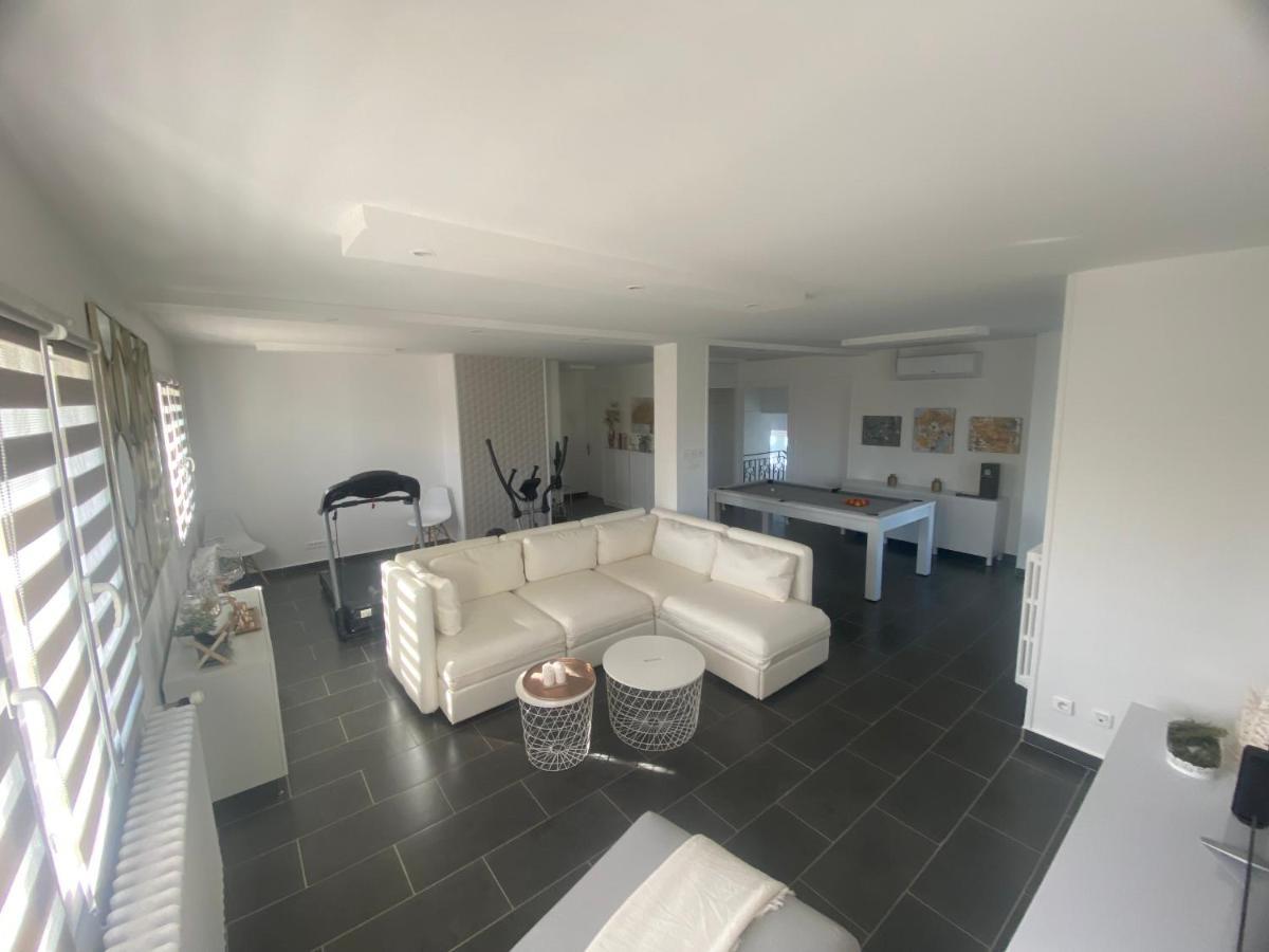 Chambre Dans Logement Partage Chez L Habitant Avec Piscine De 1 A 3 Chambres Grieges 외부 사진