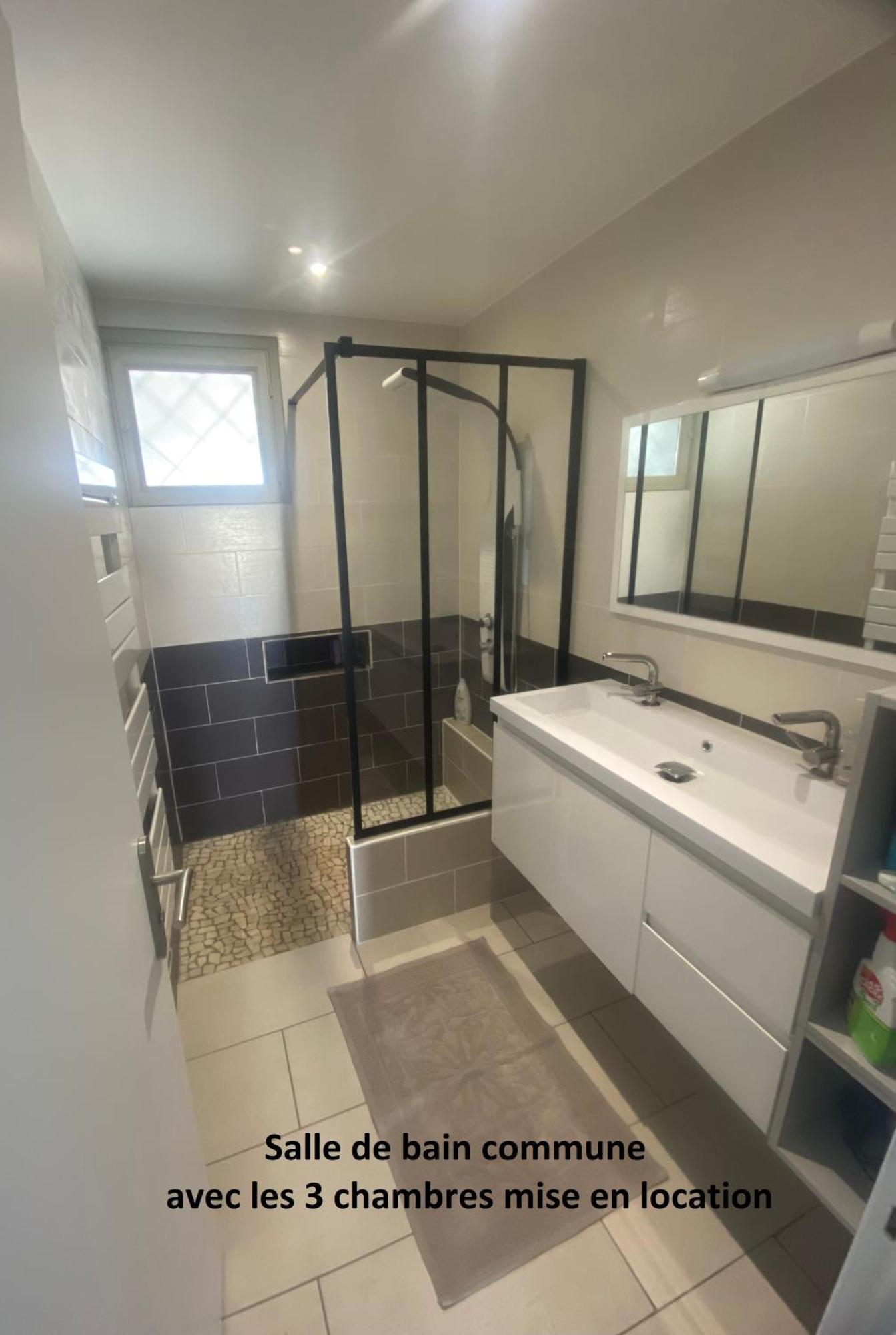 Chambre Dans Logement Partage Chez L Habitant Avec Piscine De 1 A 3 Chambres Grieges 외부 사진