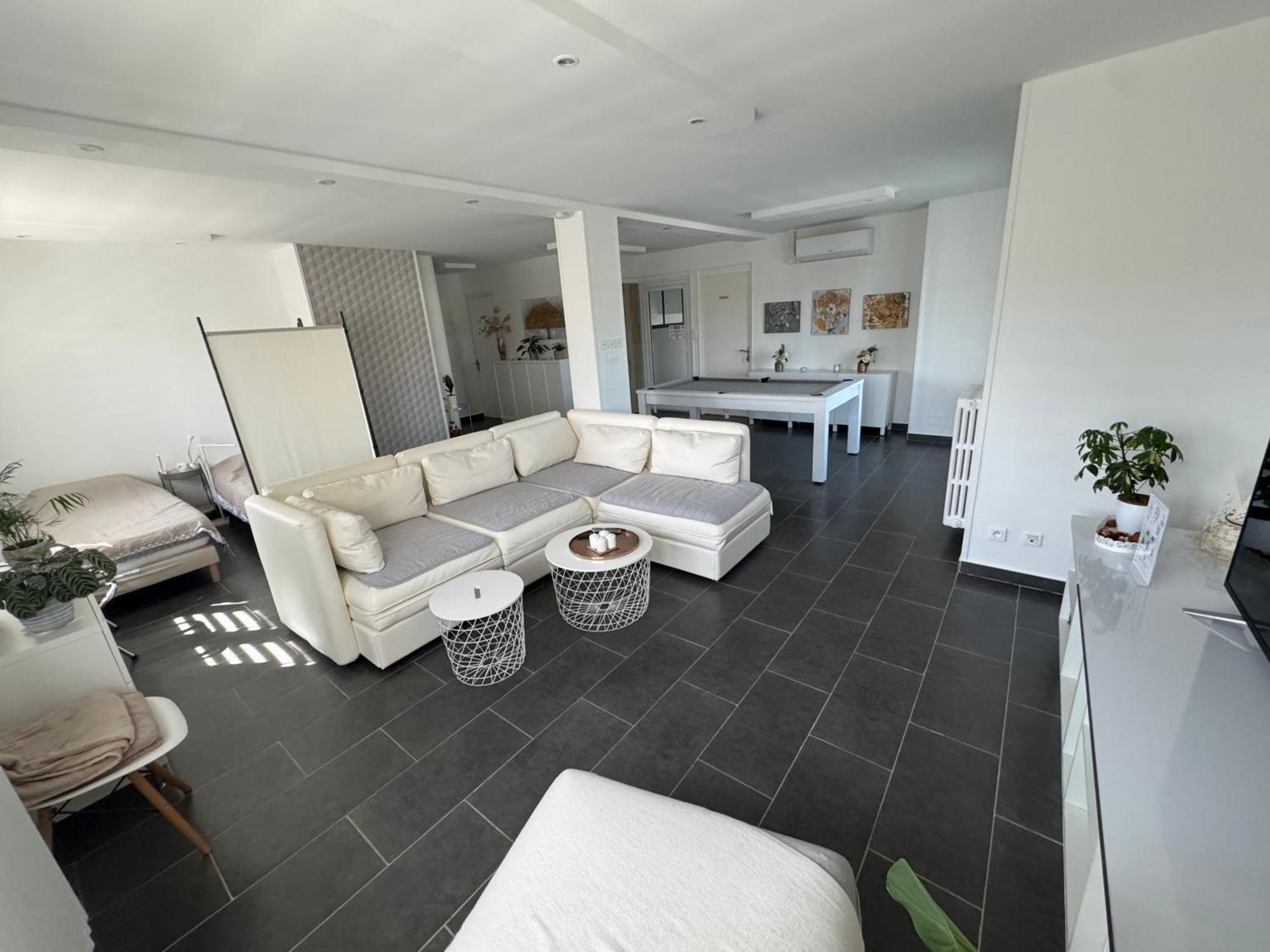 Chambre Dans Logement Partage Chez L Habitant Avec Piscine De 1 A 3 Chambres Grieges 외부 사진