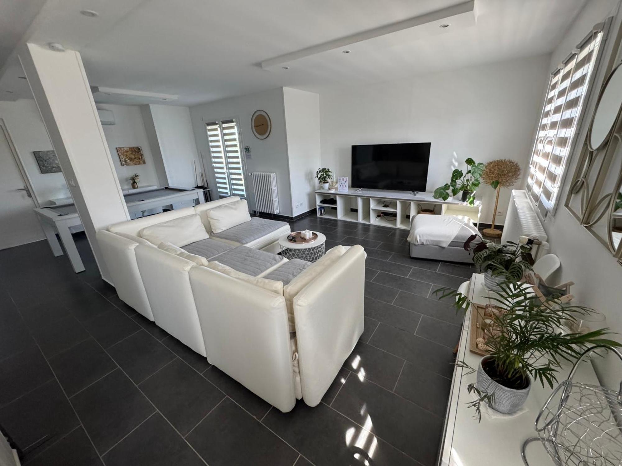 Chambre Dans Logement Partage Chez L Habitant Avec Piscine De 1 A 3 Chambres Grieges 외부 사진